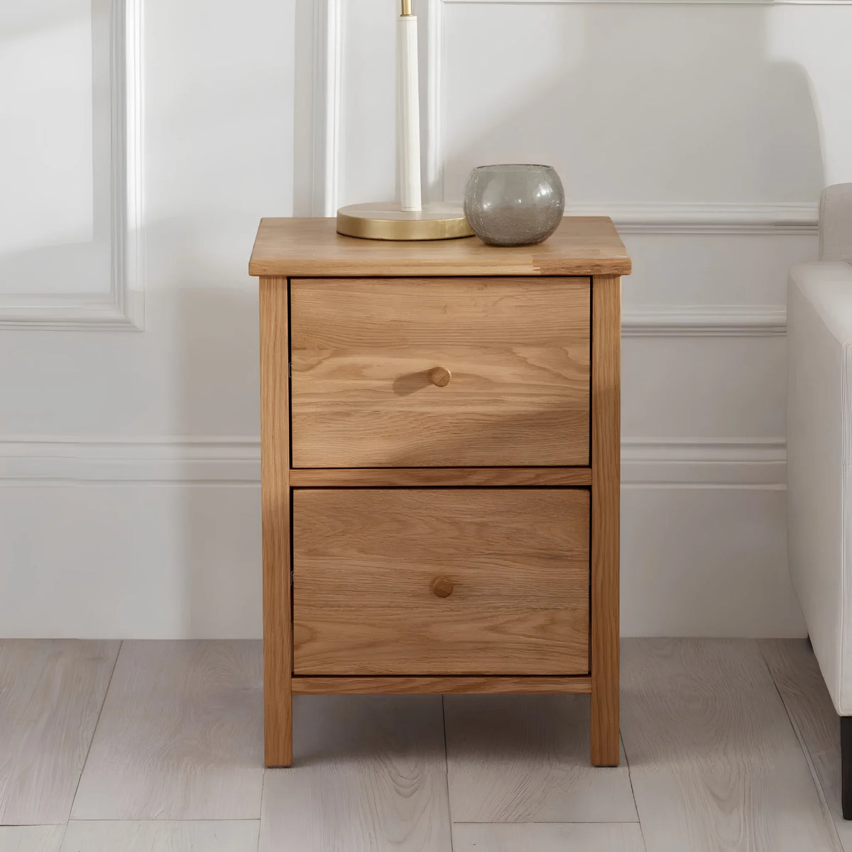 Coxmoor Oak 2-Drawer Bedside Chest – front view