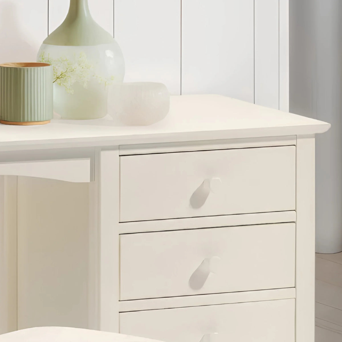 Cameo White 5-Drawer Dressing Table – drawer detail close-up