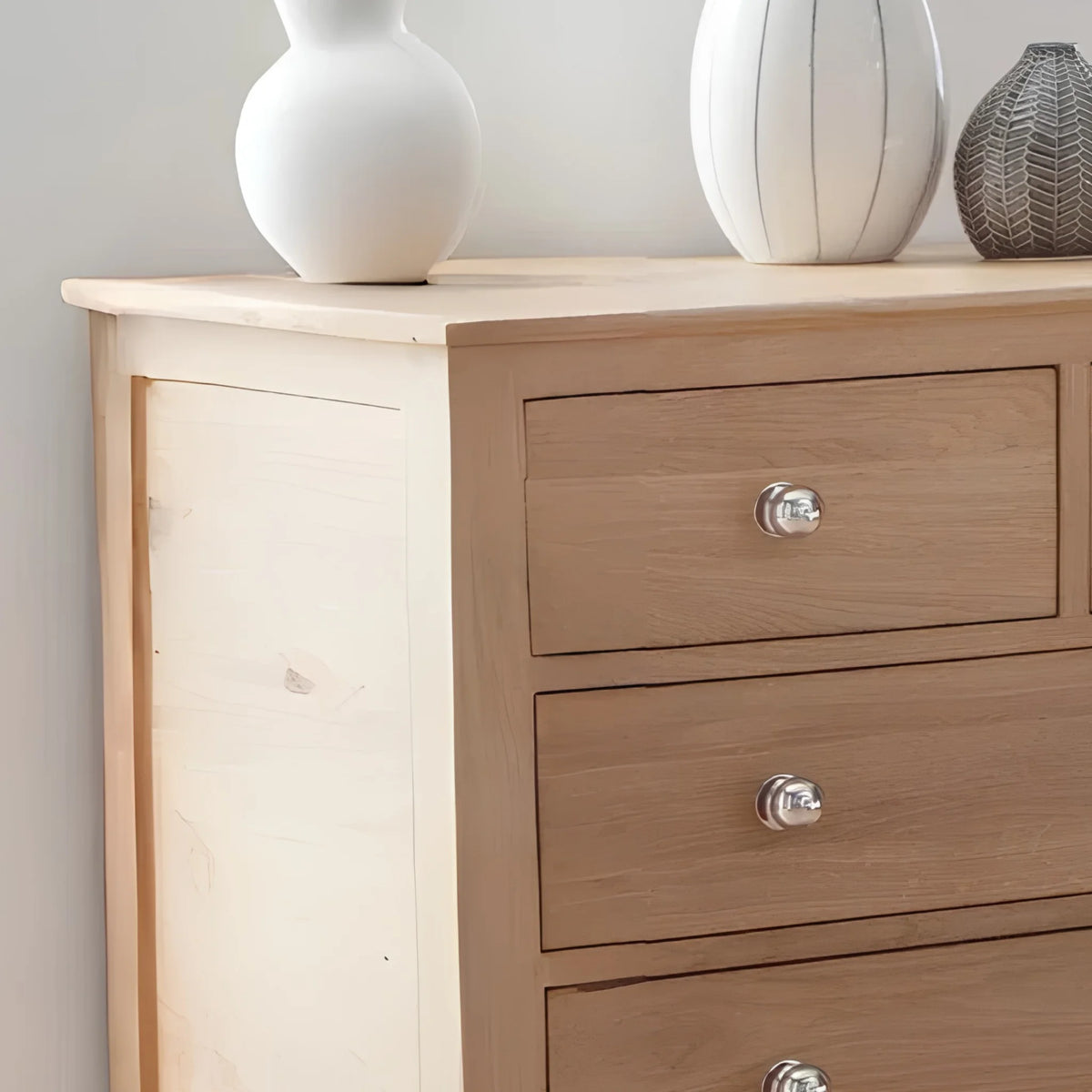 Cotswold Oak 6-Drawer Chest – top corner and drawer detail close-up