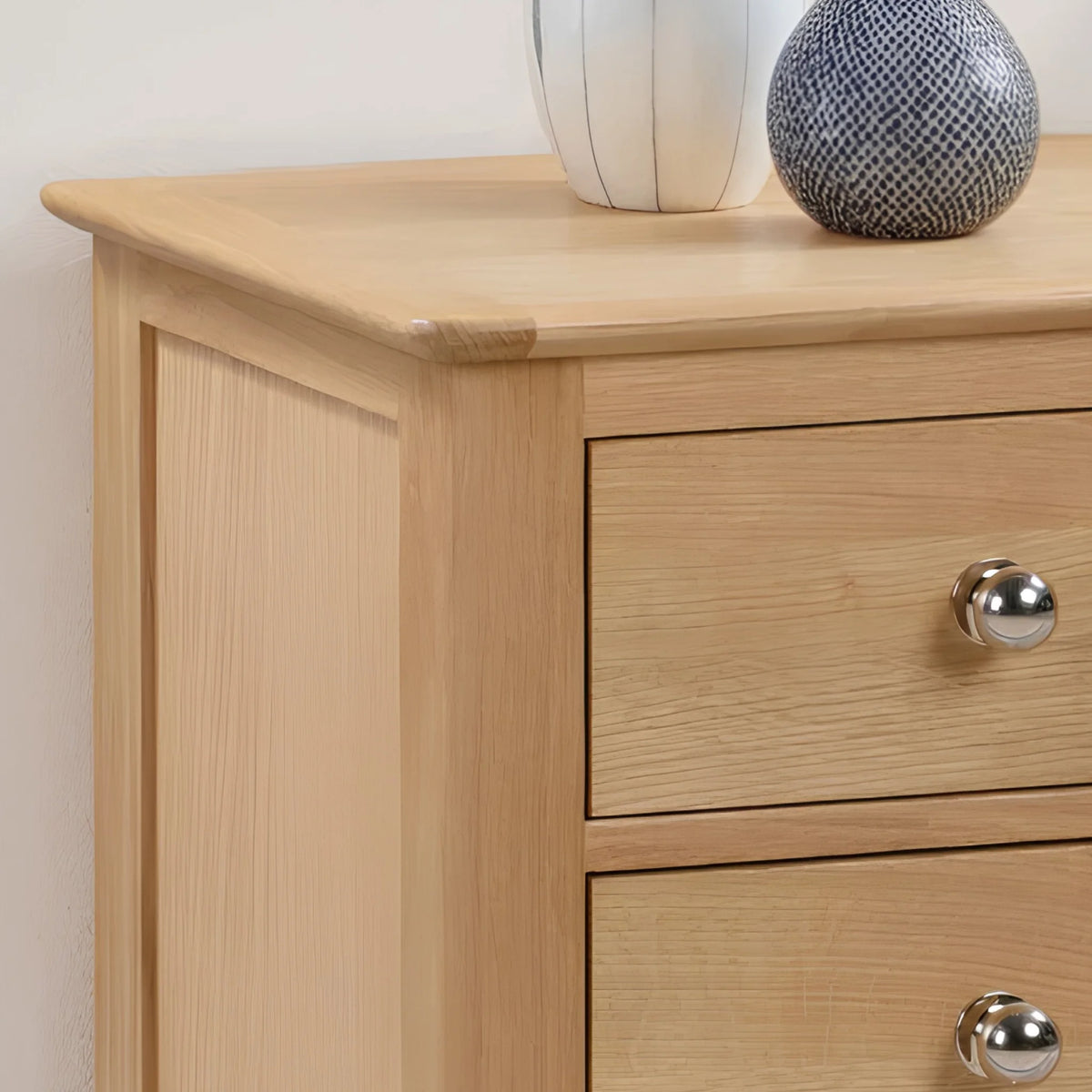 Cotswold Oak 3-Drawer Bedside Chest – top corner and drawer detail close-up