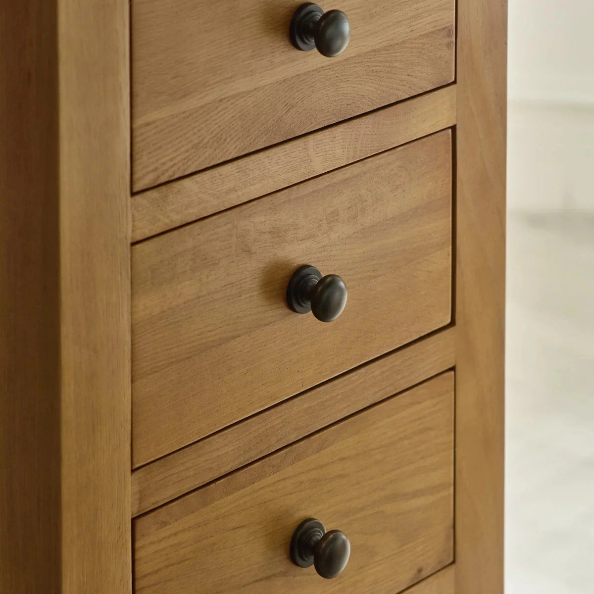 Marlborough Oak 7-Drawer Chest – drawer and handle detail close-up