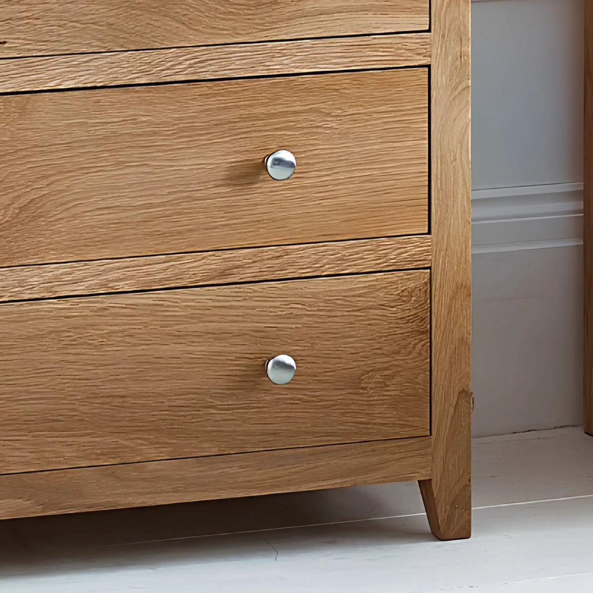 Mallory Oak 4-Drawer Chest – front drawer close-up