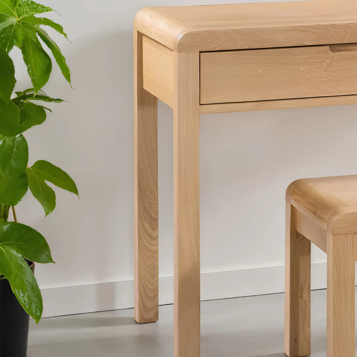 Curve Oak 2-Drawer Dressing Table and Stool – leg and corner detail close-up
