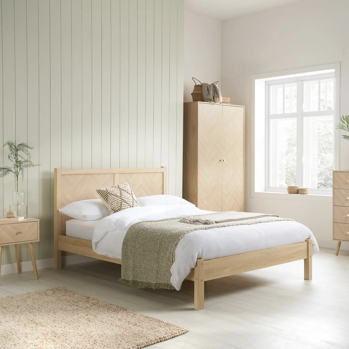 Herringford Oak Bed