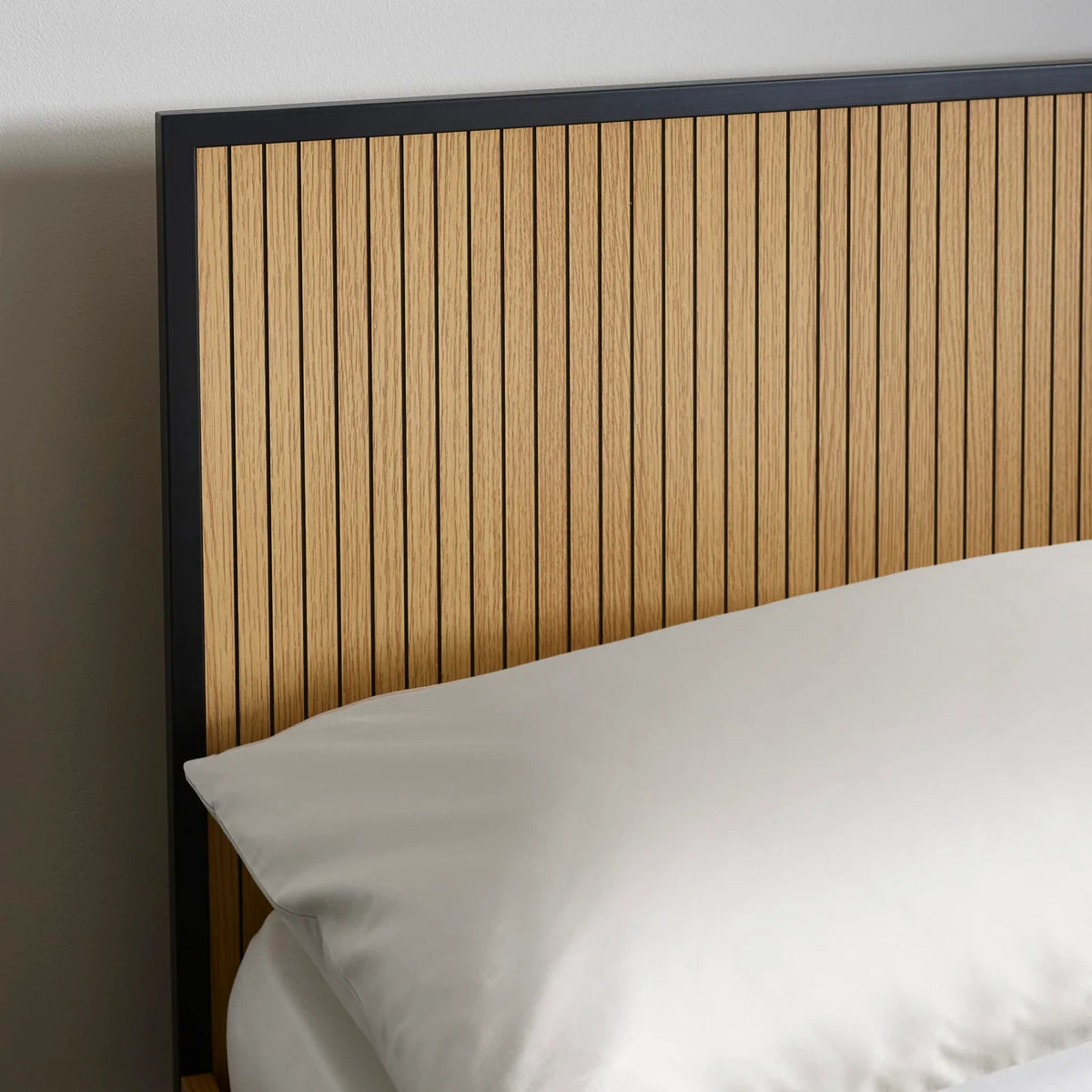 Sia Wooden Bed