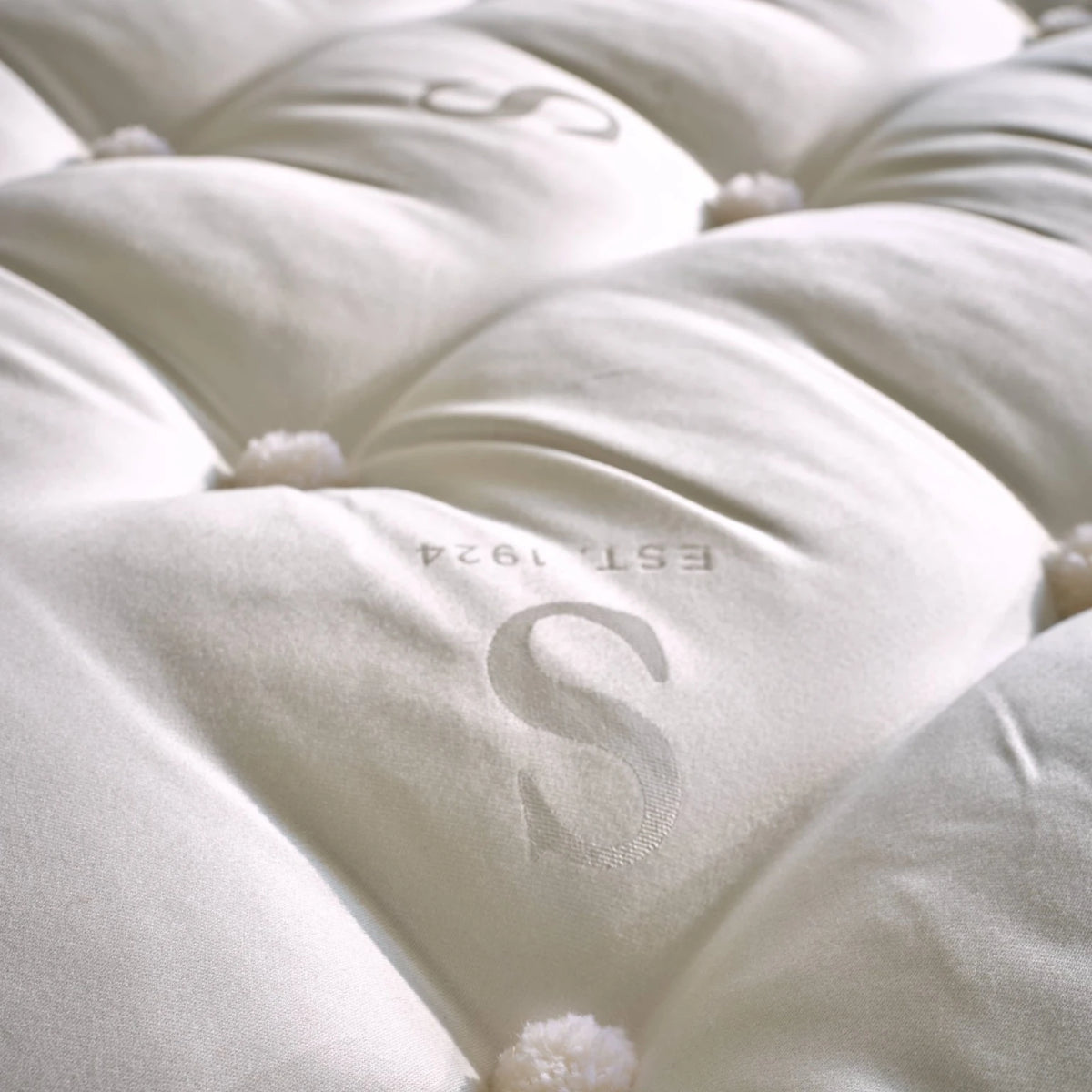 Sleepeezee Centurial 04 Medium Mattress