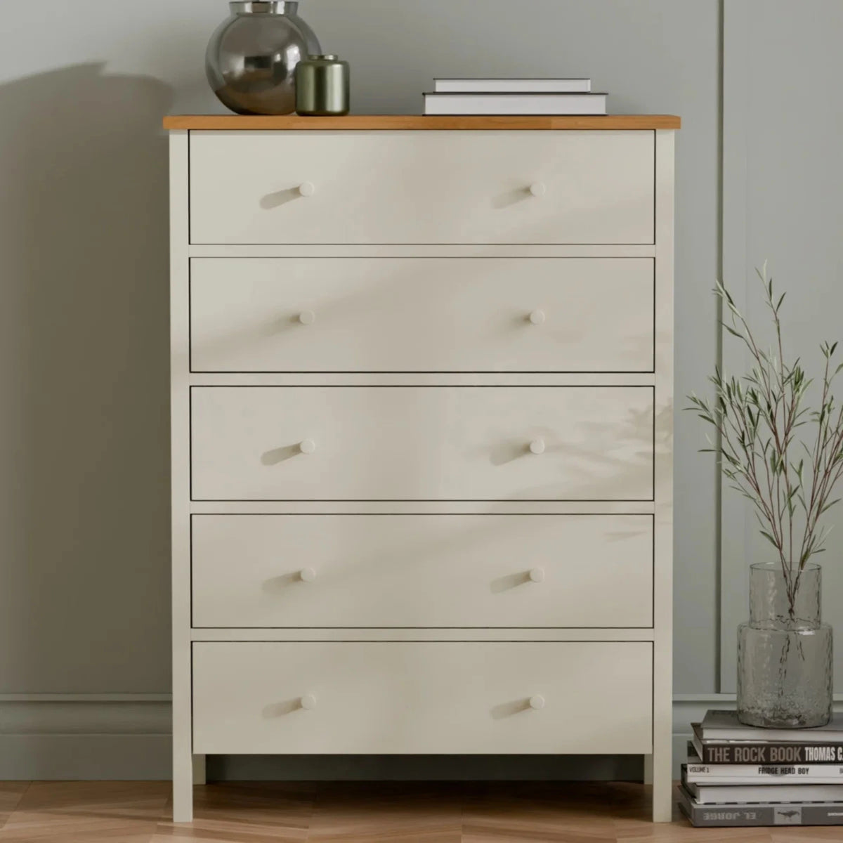 Coxmoor Ivory Wooden 5-Drawer Chest – front view