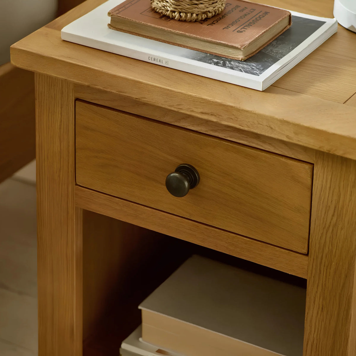 Marlborough Oak 1-Drawer Bedside Table – top view