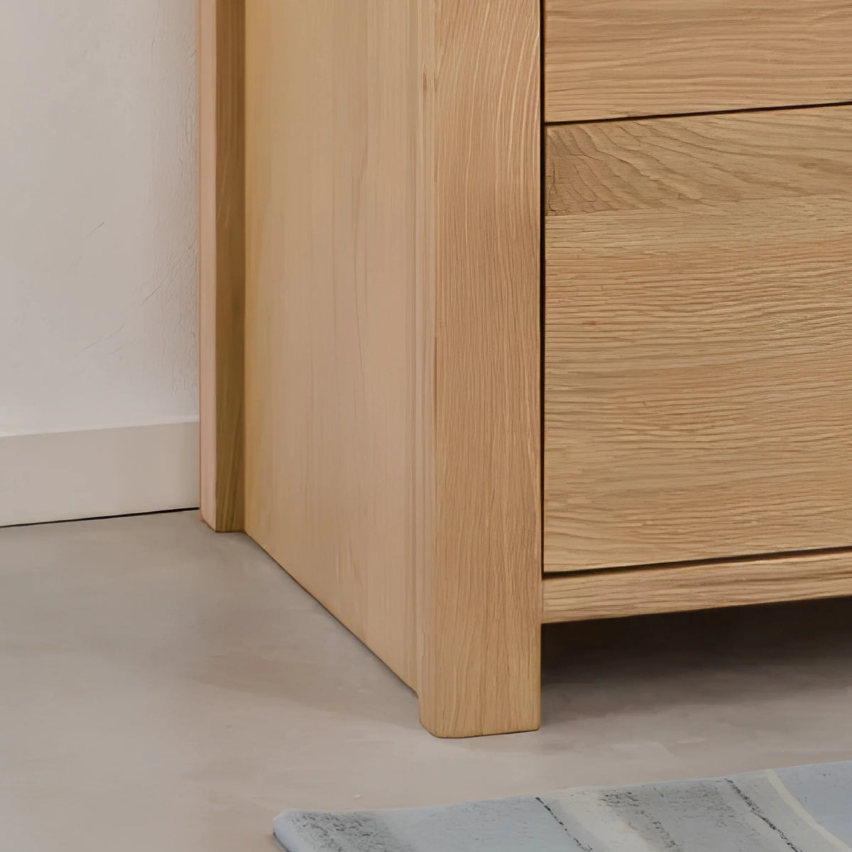 Curve Oak 3-Drawer Chest – bottom corner detail close-up