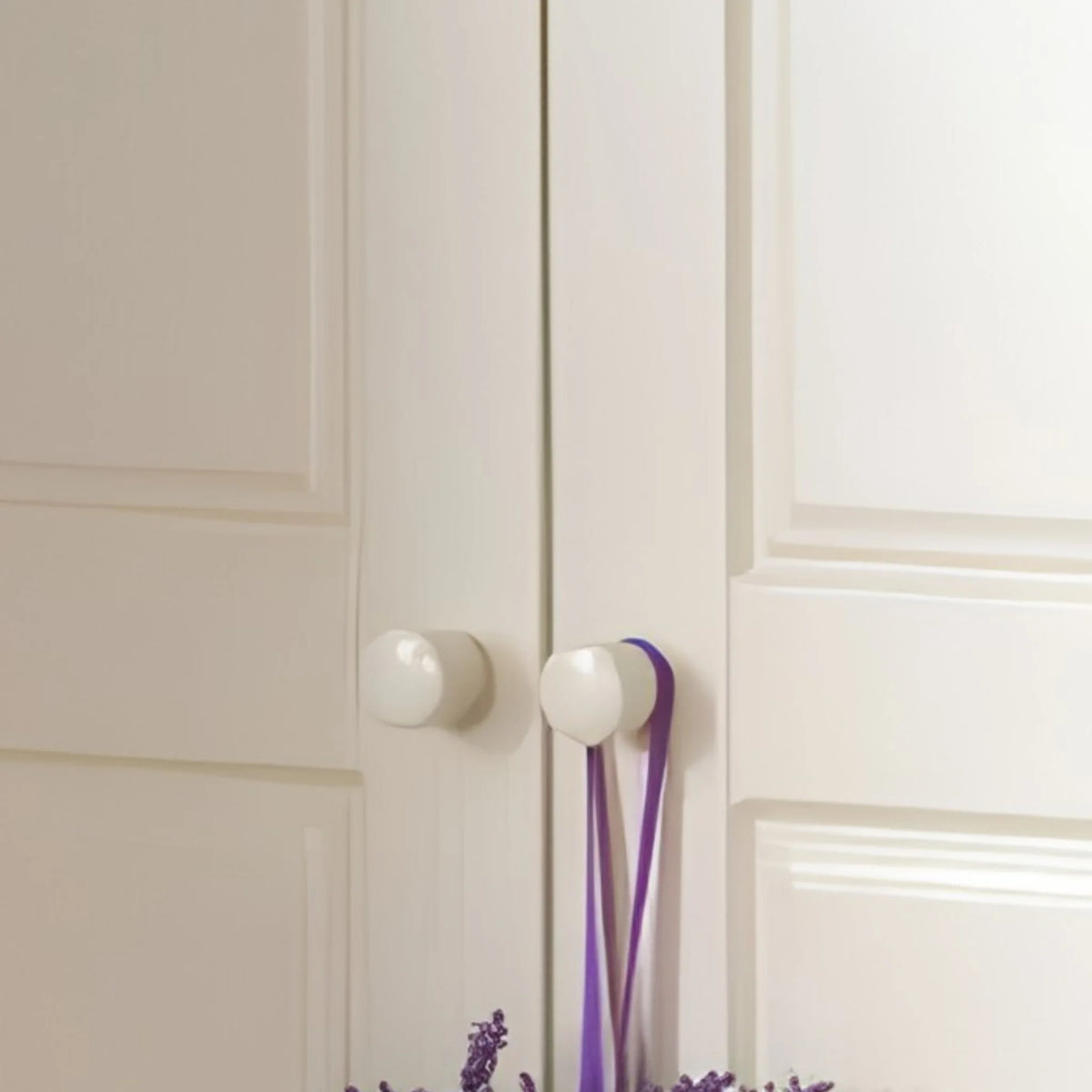 Cameo White Combination Wardrobe – handle and door detail