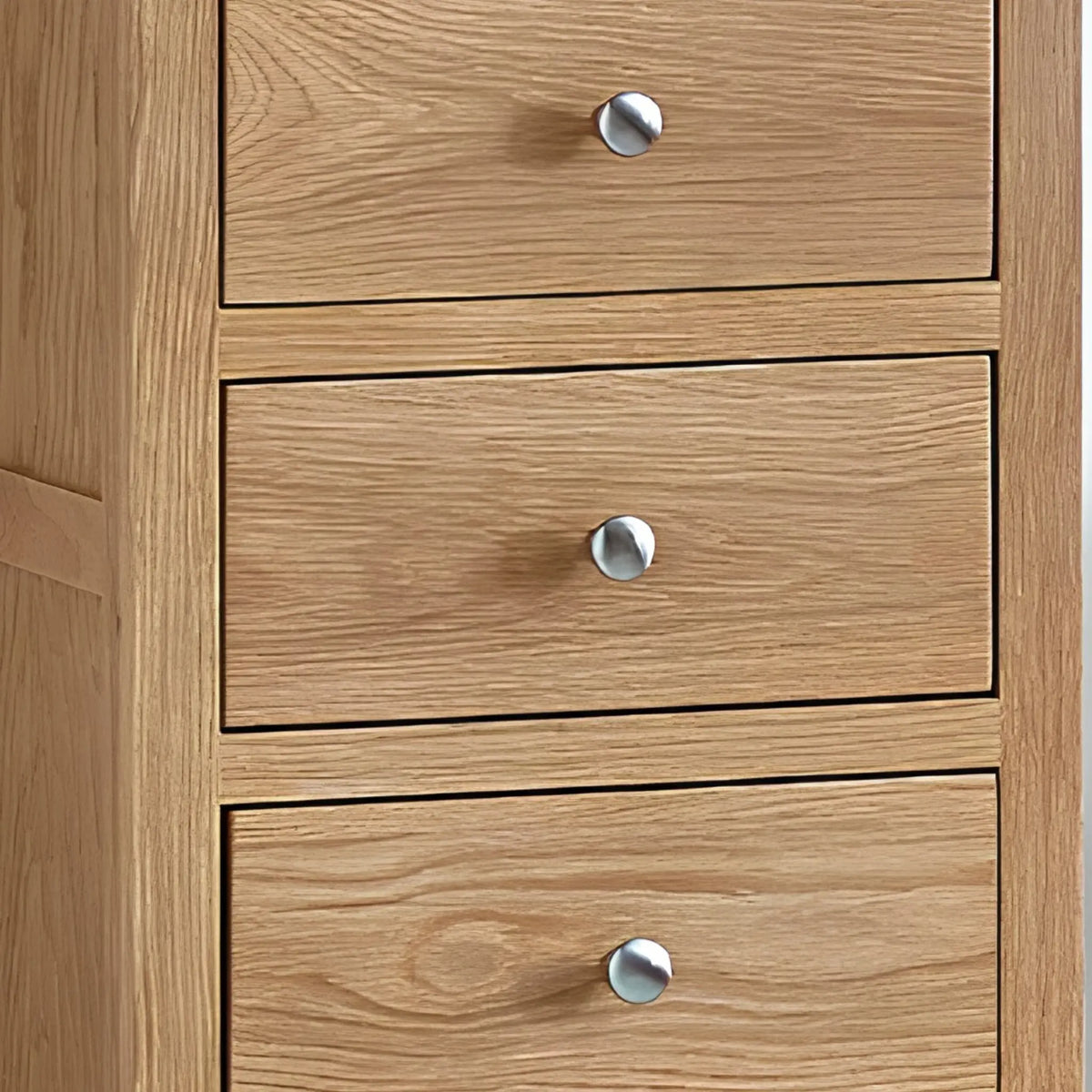 Mallory Oak 7-Drawer Chest – close-up showing drawer knob