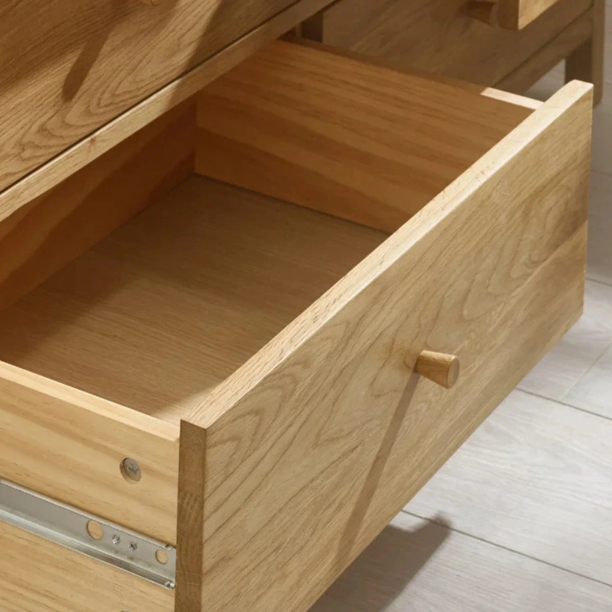 Coxmoor Oak 6-Drawer Chest – drawer detail close-up
