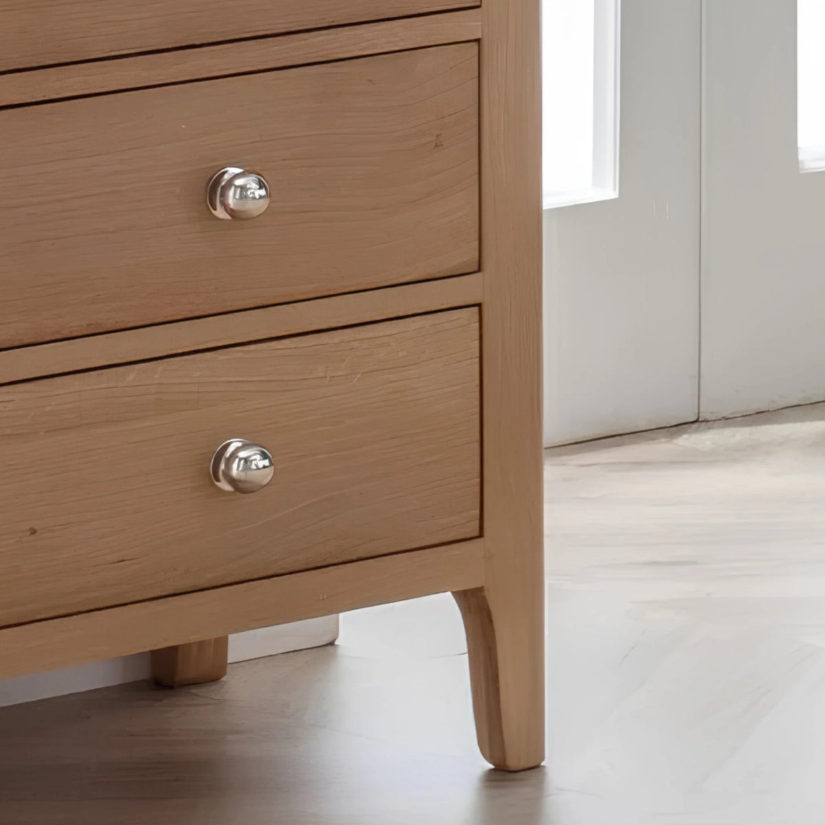 Cotswold Oak 6-Drawer Chest – drawer and bottom corner detail close-up