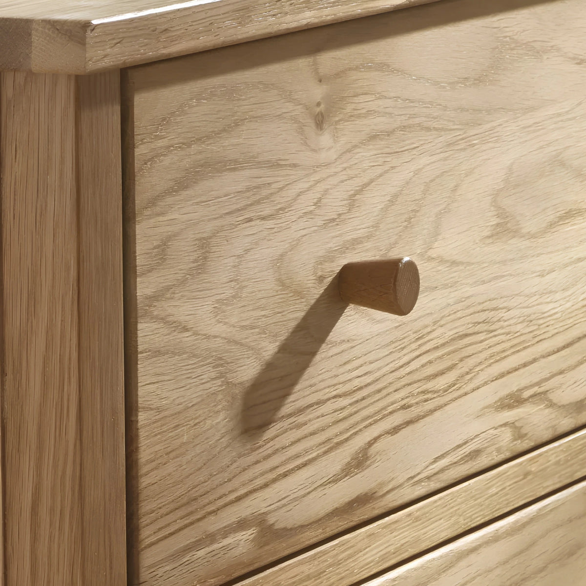 Coxmoor Oak 5-Drawer Chest – drawer detail close-up
