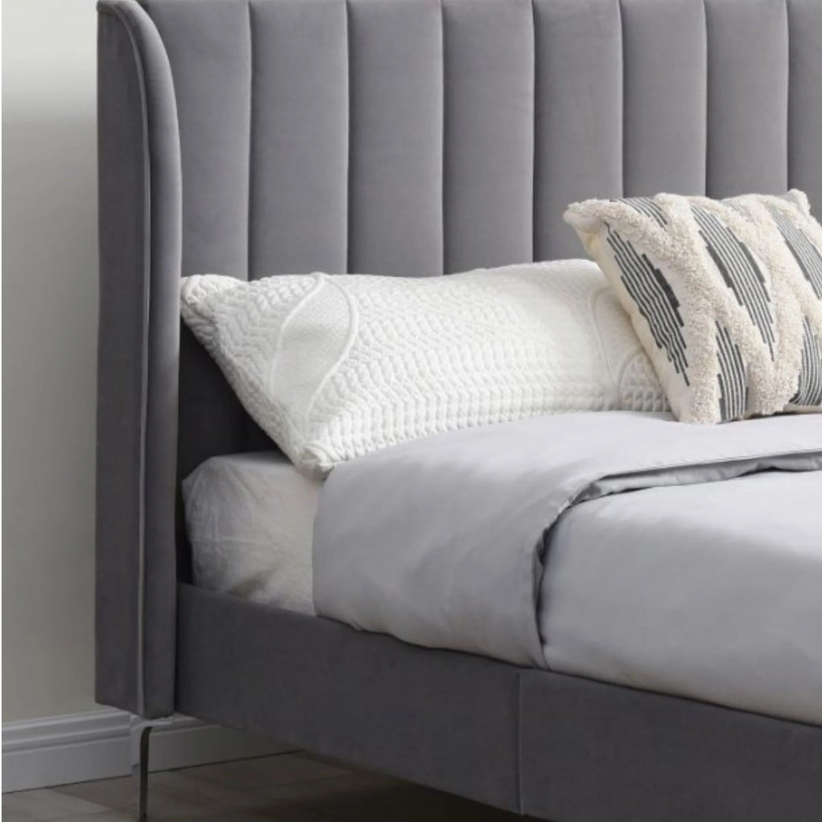 Avery Navy Velvet Bed – headboard close-up