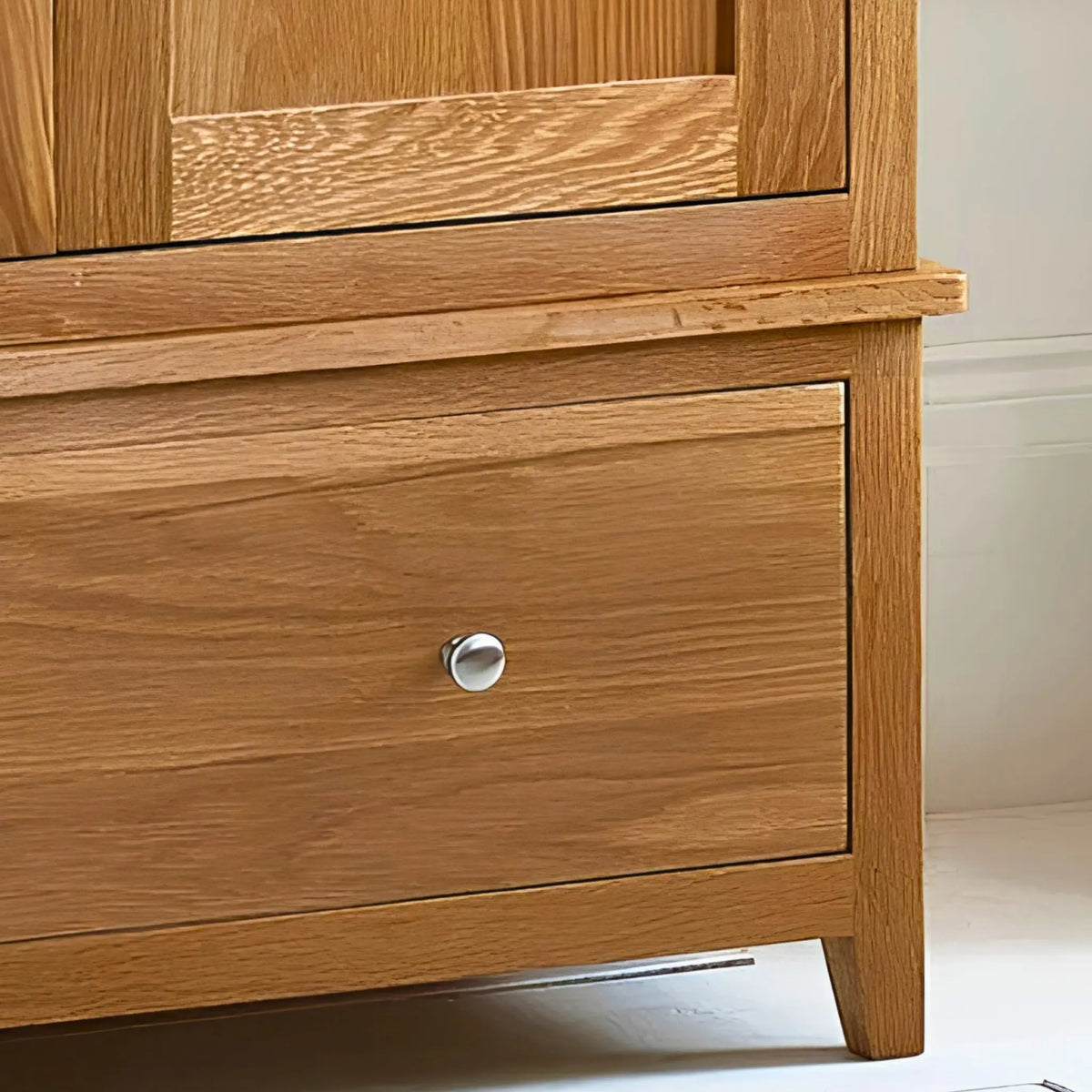 Woburn 4 and 3 Drawer Chest Oak - bottom drawer detail close-up