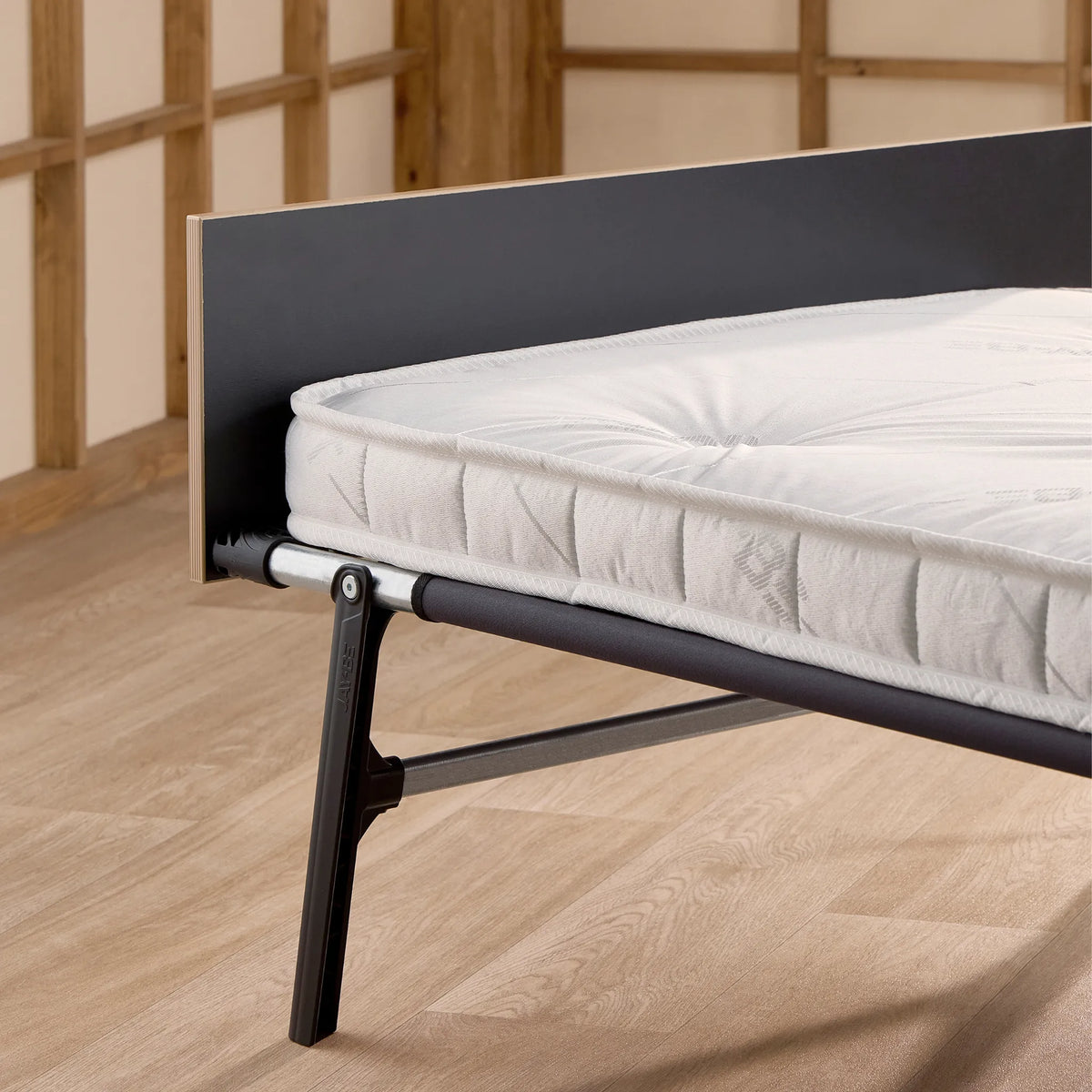 Grand Folding Bed with Pocket Sprung Mattress – close-up of headboard and mattress