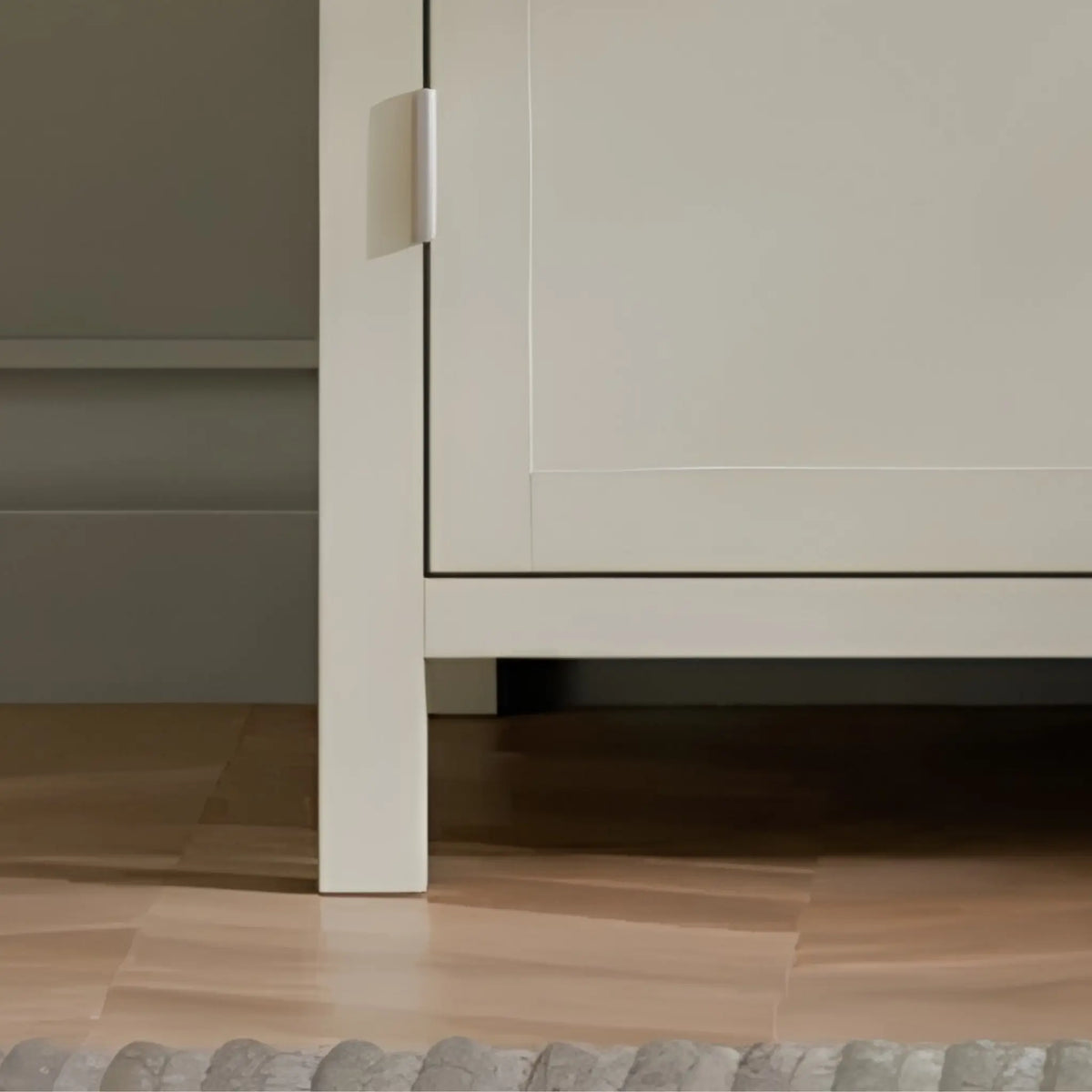 Coxmoor Ivory Wooden 2-Door Wardrobe – exterior leg close-up