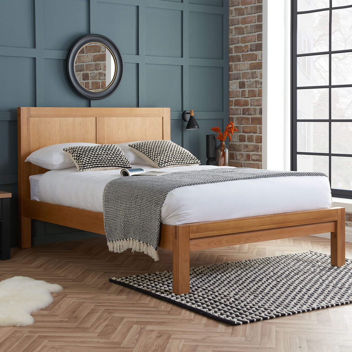 Bellevue Oak Bed