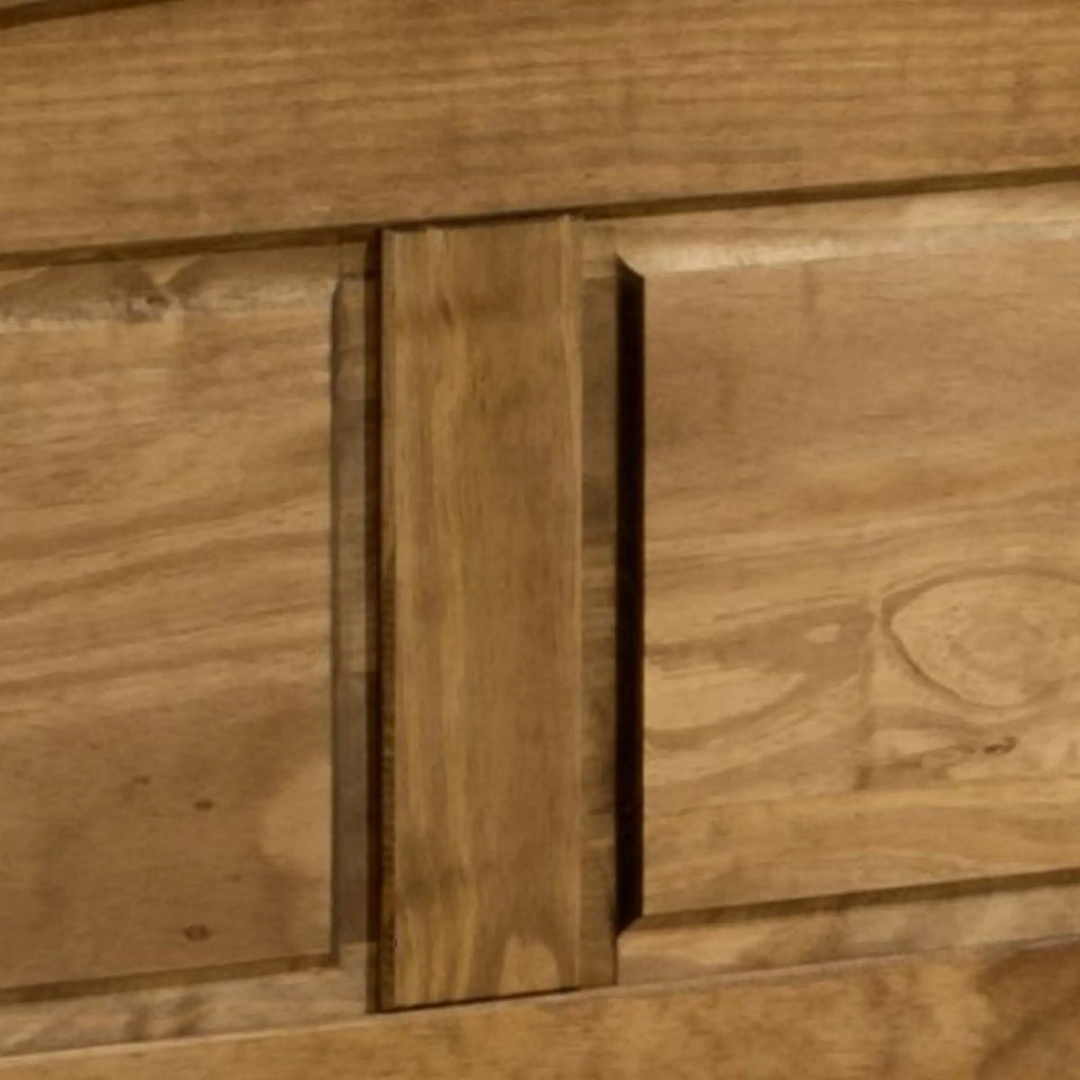 Corona Pine High End Bed