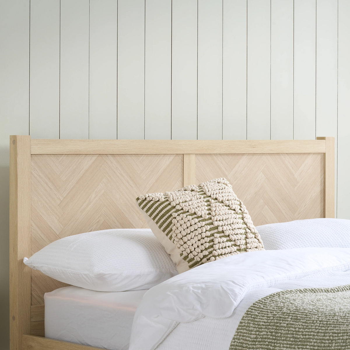 Herringford Oak Bed