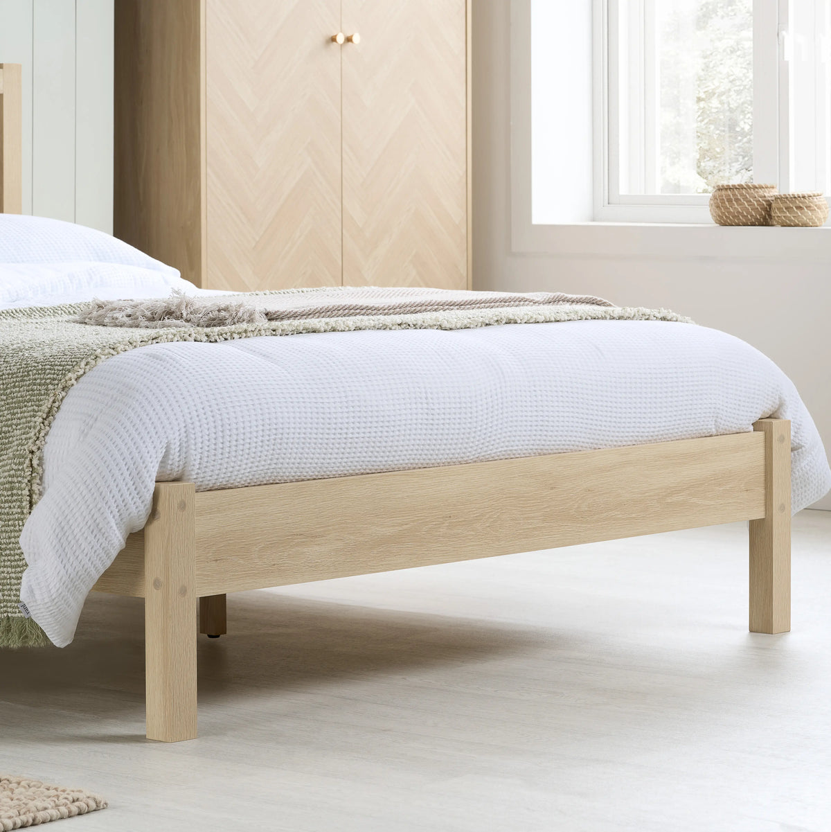 Herringford Oak Bed