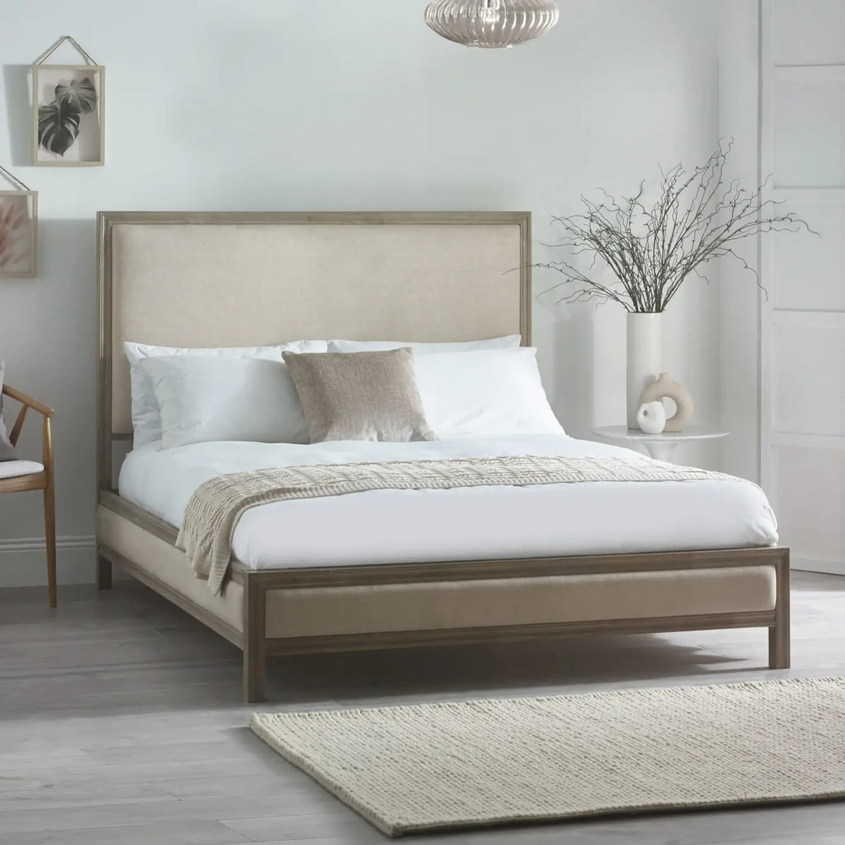 Lucie Bed