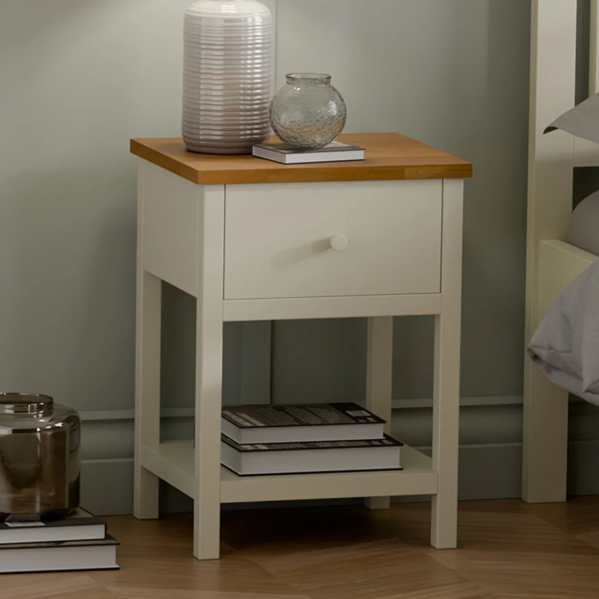 Coxmoor Ivory Wooden 1-Drawer Bedside Table – front view showing drawer