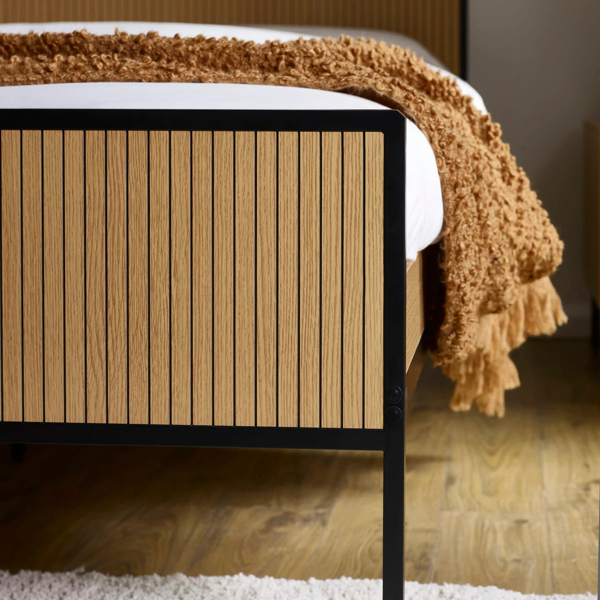 Sia Wooden Bed