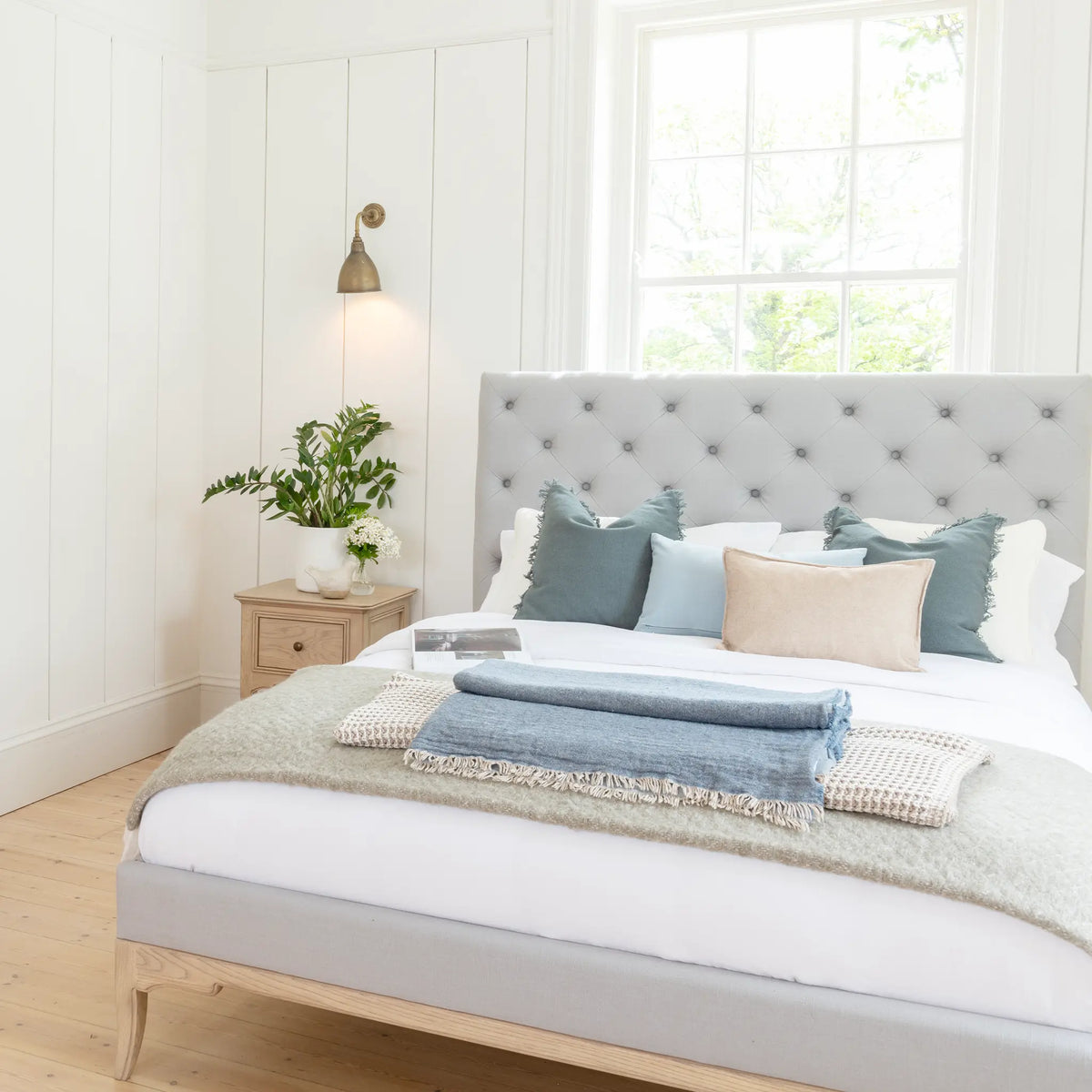 Toulon Grey Upholstered Wooden Bed