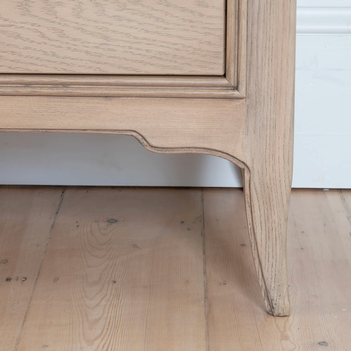 Toulon Oak 7-Drawer Chest