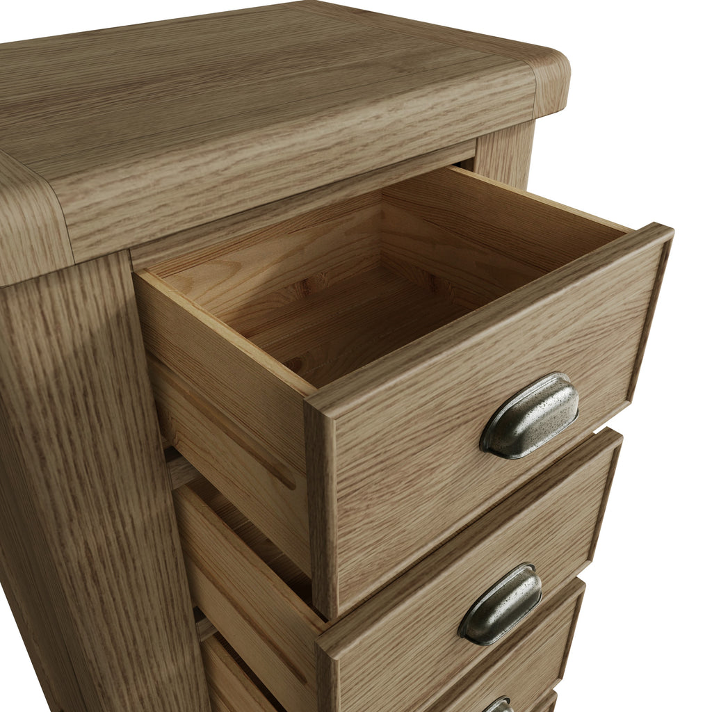 oak chest of drawer details