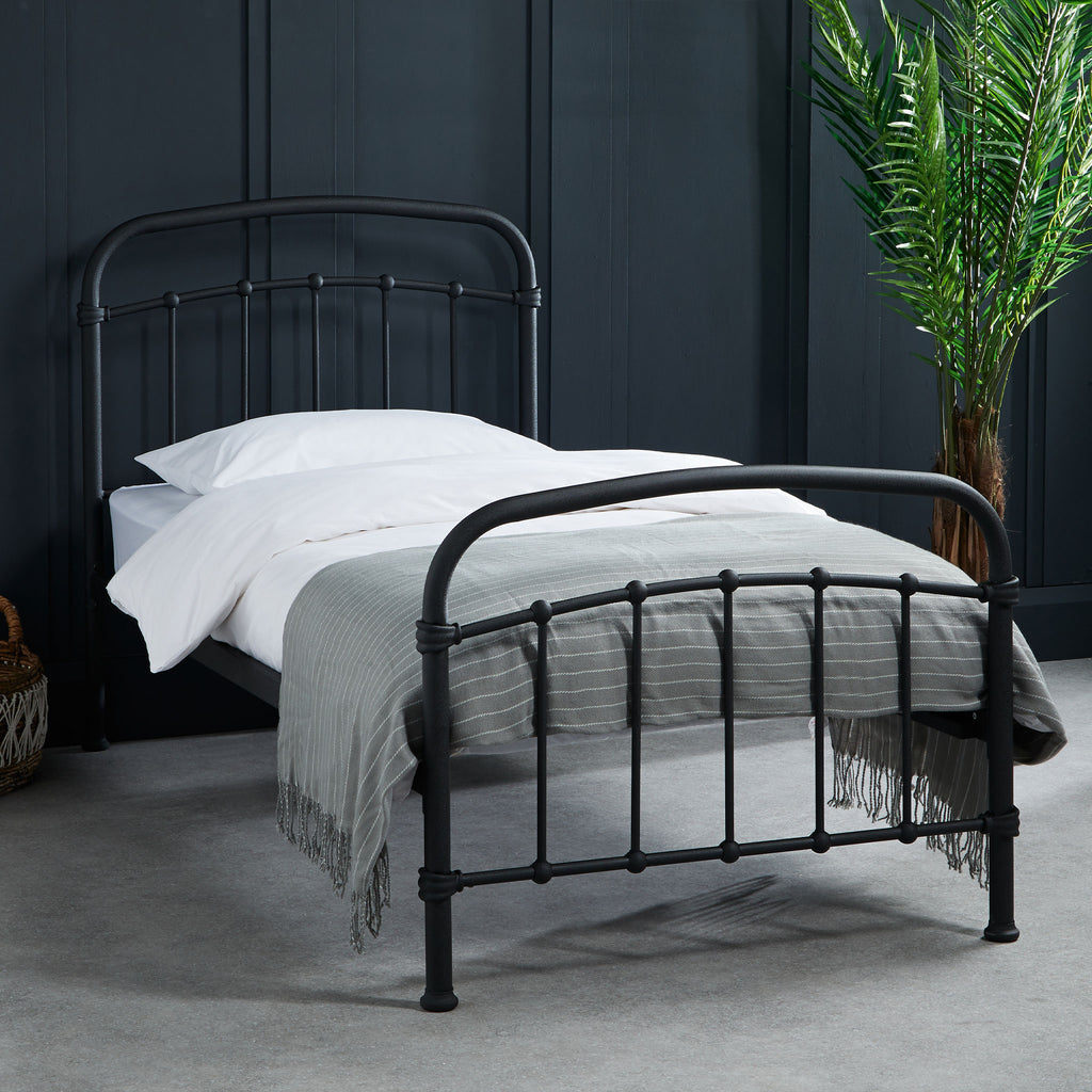 halston bed black