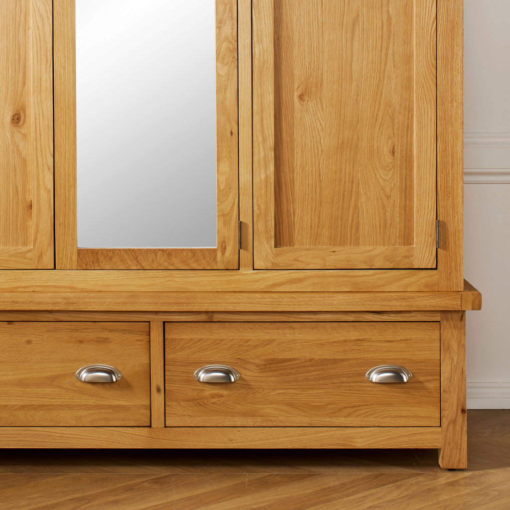 Woburn Oak 3 Door 2 Drawer Wardrobe Details