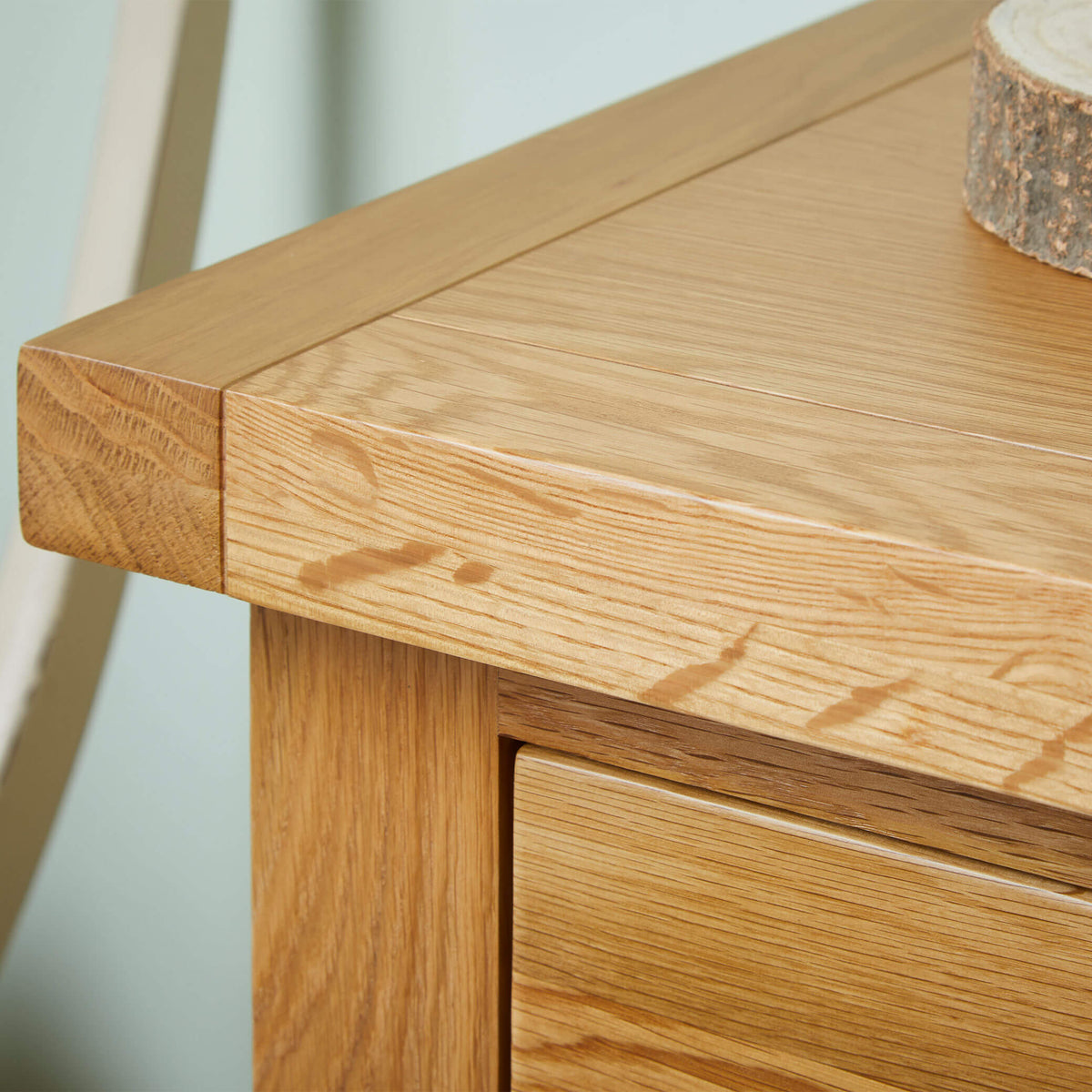 Woburn Oak 3 Drawer Dressing Table Detail